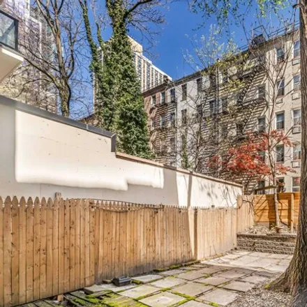 Image 5 - 339 East 82nd Street, New York, NY 10028, USA - Townhouse for sale