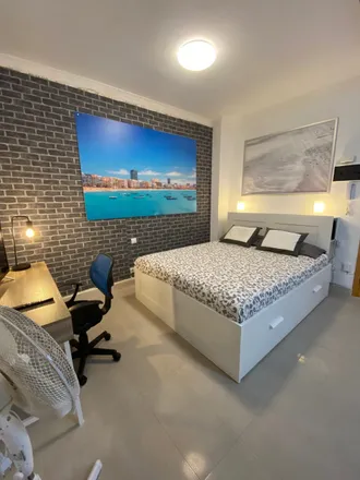 Rent this 1 bed apartment on Calle Alfredo L. Jones in 41, 35007 Las Palmas de Gran Canaria
