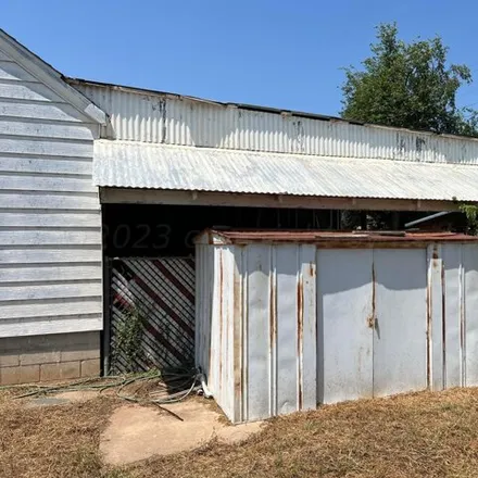 Image 6 - Saint Patricks Catholic Church, South Main Street, Shamrock, Wheeler County, TX 79079, USA - House for sale