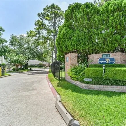Rent this 2 bed condo on unnamed road in Harris County, TX 77069