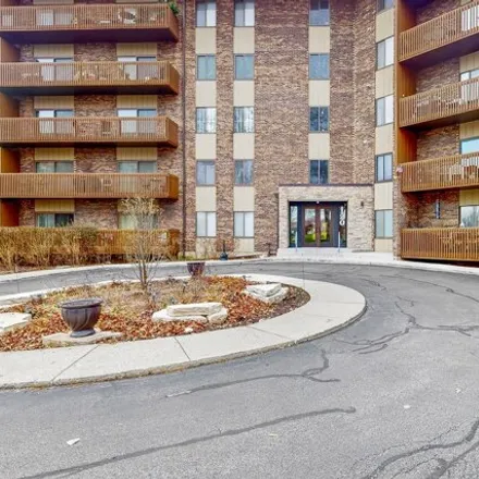 Buy this 2 bed condo on Lakeview Drive in Bloomingdale, IL 60108