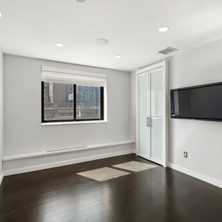 Rent this 3 bed apartment on 384 5th Avenue in New York, NY 10018