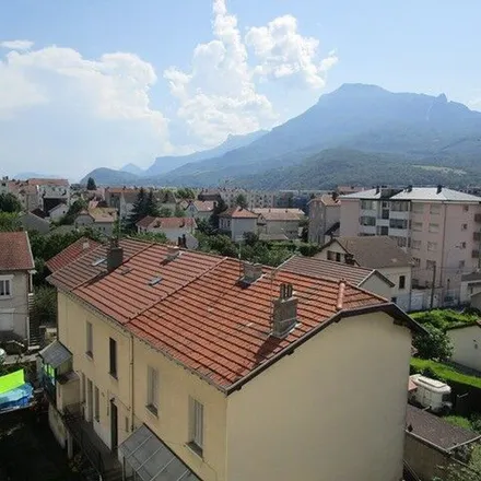 Rent this 3 bed apartment on 5 Rue Danièle Casanova in 38600 Fontaine, France