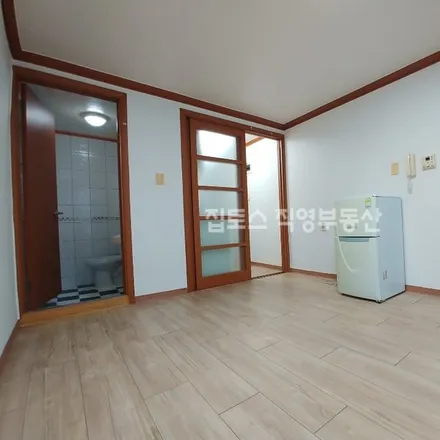 Rent this studio apartment on 서울특별시 관악구 봉천동 867-7