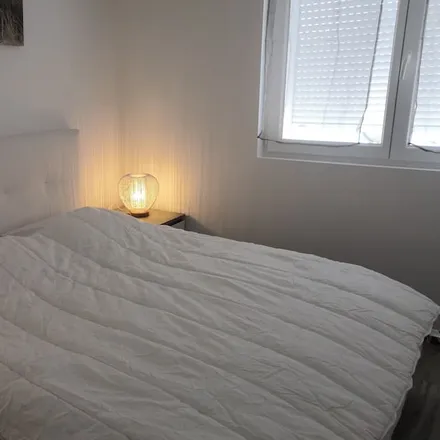 Rent this 2 bed apartment on 85440 Saint-Hilaire-la-Forêt