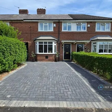Rent this 3 bed townhouse on Midville Road in Manchester, M11 4JJ
