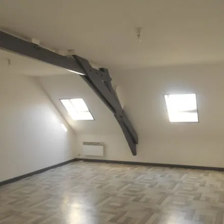 Rent this 2 bed apartment on 42 Rue de Paris in 02100 Saint-Quentin, France