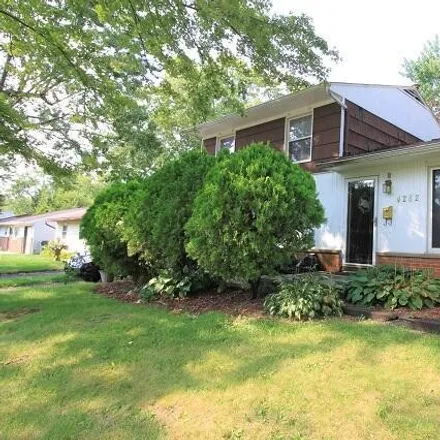 Buy this 3 bed house on 4282 Sibley Avenue in Columbus, OH 43227