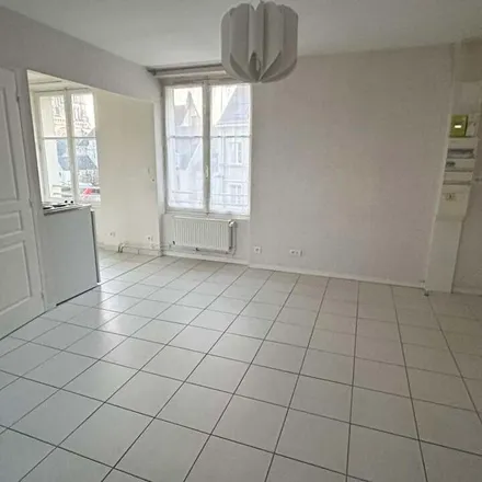 Image 5 - 40 Rue Sérurier, 02000 Laon, France - Apartment for rent