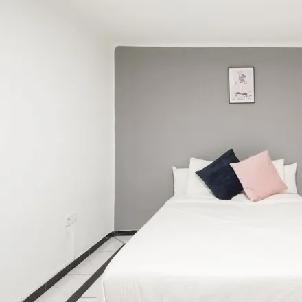 Rent this 11 bed room on Instituto de Educación Secundaria San Isidro in Calle de los Estudios, 28012 Madrid