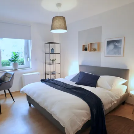 Rent this 4 bed apartment on Heerenstraße 10 in 45145 Essen, Germany