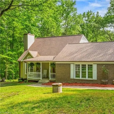 Image 3 - 1413 Wiley Lewis Road, Greensboro, NC 27406, USA - House for sale