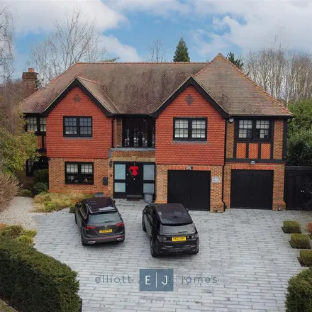 Image 4 - Treetops View, Loughton, IG10 4PR, United Kingdom - Apartment for rent