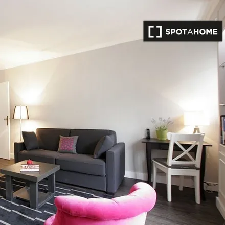 Rent this studio apartment on 82 Rue de Longchamp in 75116 Paris, France