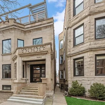 Buy this 5 bed house on 3642 North Magnolia Avenue in Chicago, IL 60613