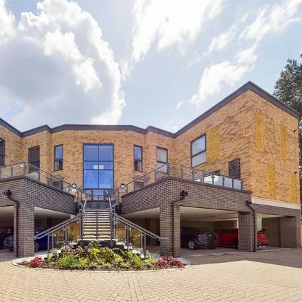 Rent this 2 bed apartment on unnamed road in East Hampshire, GU35 0UJ