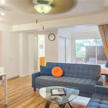 Rent this 1 bed condo on Honolulu in HI, 96813