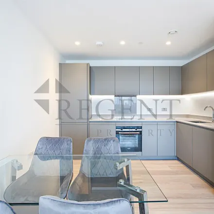 Rent this 2 bed apartment on Malt House in Marshgate Lane, London