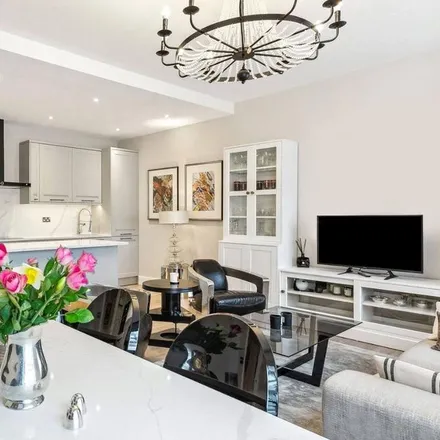 Rent this 3 bed apartment on Wallis House in 1100 Great West Road, London