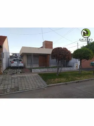 Buy this studio house on Juan B. Justo 208 in Quilmes Oeste, 1876 Quilmes