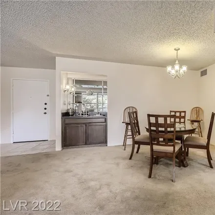 Image 3 - 778 South Royal Crest Circle, Paradise, NV 89169, USA - Condo for sale