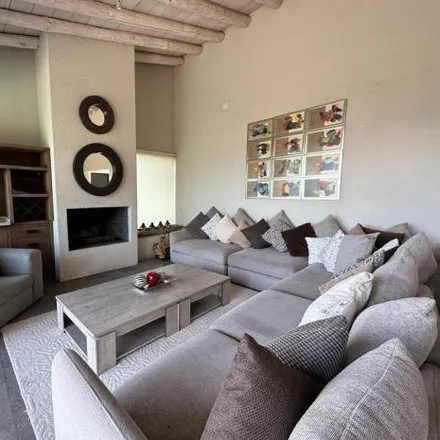 Rent this 4 bed house on Privada De Atardecer in Centro, 51200 Valle de Bravo