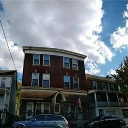 Image 1 - 255 East Hickory Street, Hanover Acres, Allentown, PA 18109, USA - Apartment for rent