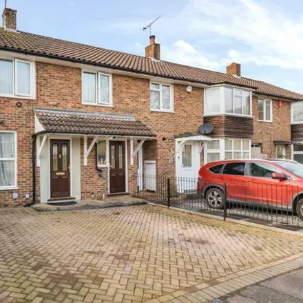 Buy this 3 bed townhouse on Anneforde Place in Bracknell, RG42 2ET