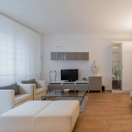 Rent this 3 bed apartment on Pfalzburger Straße 56 in 10717 Berlin, Germany