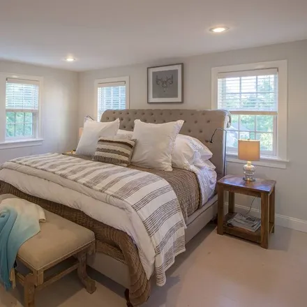Rent this 6 bed house on Nantucket