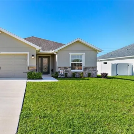 Buy this 3 bed house on 5250 Southeast 92nd Street in Belleview, FL 34480