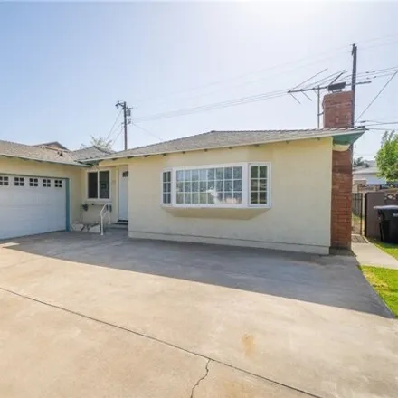 Image 2 - 561 Mariposa St, California, 90631 - House for sale