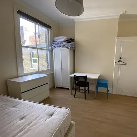 Rent this 1 bed room on 144 Hanover Road in Brondesbury Park, London