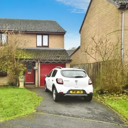 Buy this 4 bed house on Lineacre Close in Swindon, SN5 6DB