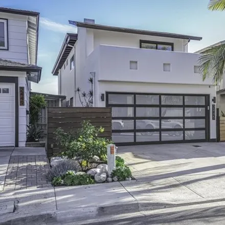 Buy this 3 bed house on 2445 Geranium Street in San Diego, CA 92109