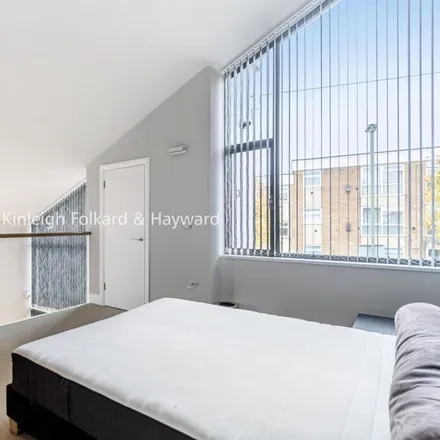 Image 5 - 35 Stanford Road, London, N11 3HY, United Kingdom - House for rent