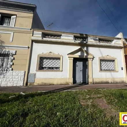 Buy this 2 bed house on Ayacucho 2504 in Partido de Lanús, 1825 Lanús Este