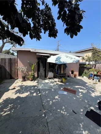 Buy this 5 bed house on 622 West 69th Street in Los Angeles, CA 90044