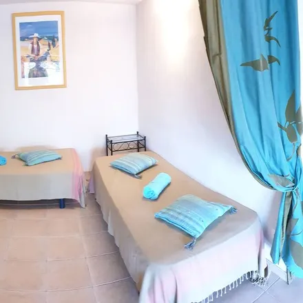 Rent this 2 bed house on 20169 Bonifacio / Bunifaziu