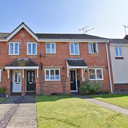 Rent this 2 bed townhouse on Willow Close in North Walsham, NR28 0UR