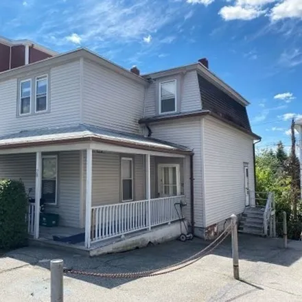 Rent this 3 bed house on 23 Lancaster St.