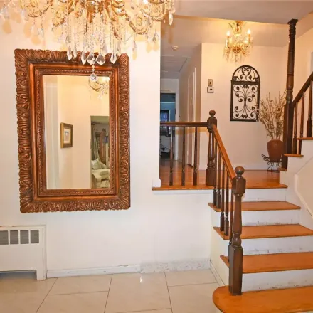 Image 1 - 7 Pont Street, Village of Thomaston, North Hempstead, NY 11021, USA - Apartment for rent