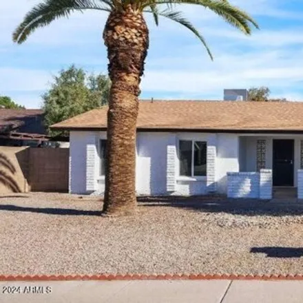 Rent this 3 bed house on 4039 South Roberts Road in Tempe, AZ 85282