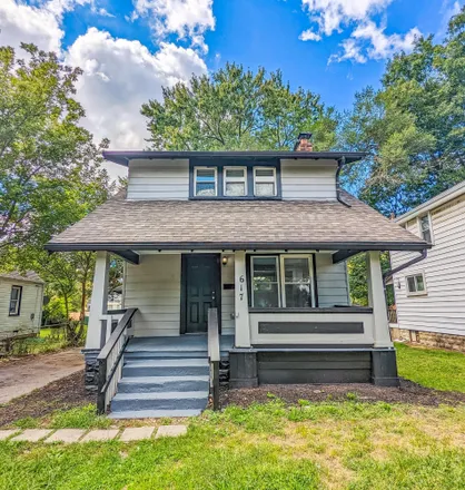 Buy this 2 bed house on 617 South Wayne Avenue in Columbus, OH 43204