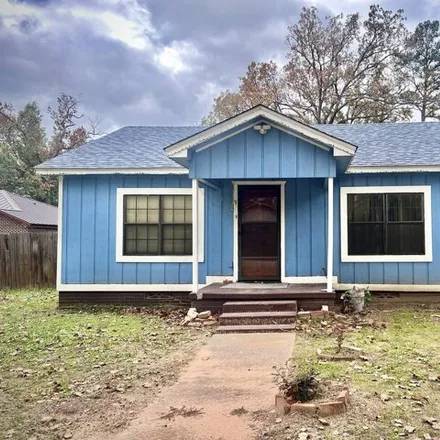 Buy this 3 bed house on 622 Lipsey Avenue in Palestine, TX 75803