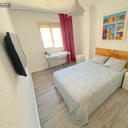 Rent this 4 bed room on Calle Doctor González Meneses in 41009 Seville, Spain