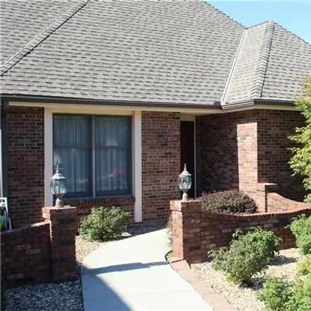 Image 2 - 3700 Beatrice Court, Independence, MO 64055, USA - House for sale