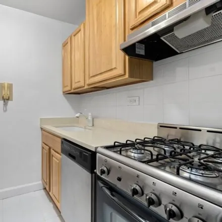 Image 3 - 404 East 66th Street, New York, NY 10065, USA - Condo for sale