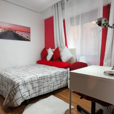 Rent this 4 bed room on Calle de la Plaza de Toros in 28804 Alcalá de Henares, Spain
