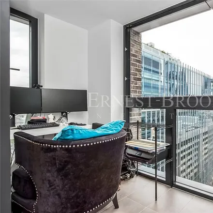 Image 7 - Wiverton Tower, 4 New Drum Street, London, E1 7AS, United Kingdom - Apartment for rent